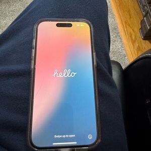 Apple iPhone 15 in Silver, 256GB